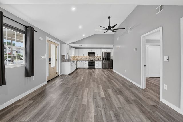 165 Garfield Ave, Chelsea, MA 02150