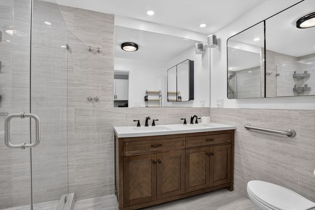 165 Garfield Ave, Chelsea, MA 02150