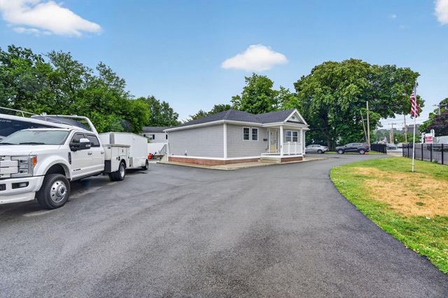 165 Garfield Ave, Chelsea, MA 02150