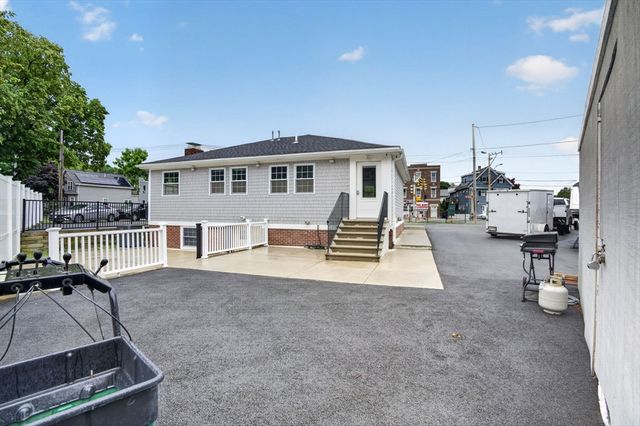 165 Garfield Ave, Chelsea, MA 02150