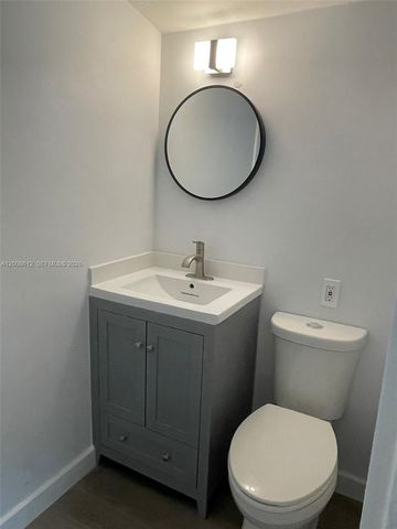 22 NW 14th Ave, Dania Beach, FL 33004