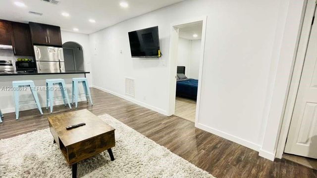 22 NW 14th Ave, Dania Beach, FL 33004