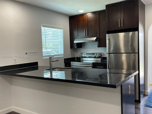 22 NW 14th Ave, Dania Beach, FL 33004