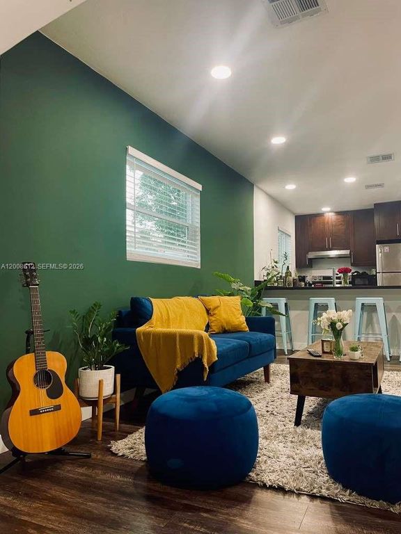 22 NW 14th Ave, Dania Beach, FL 33004