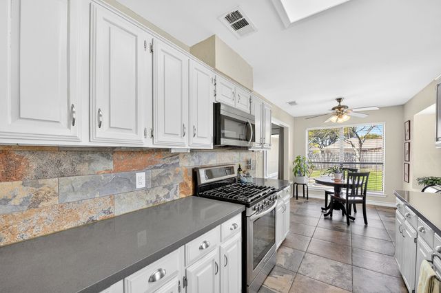 2621 Winterlake Drive, Carrollton, TX 75006