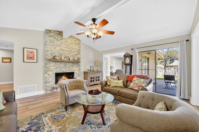 2621 Winterlake Drive, Carrollton, TX 75006