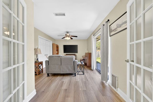 2621 Winterlake Drive, Carrollton, TX 75006