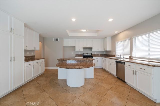 1898 Stonehaven, Corona, CA 92879