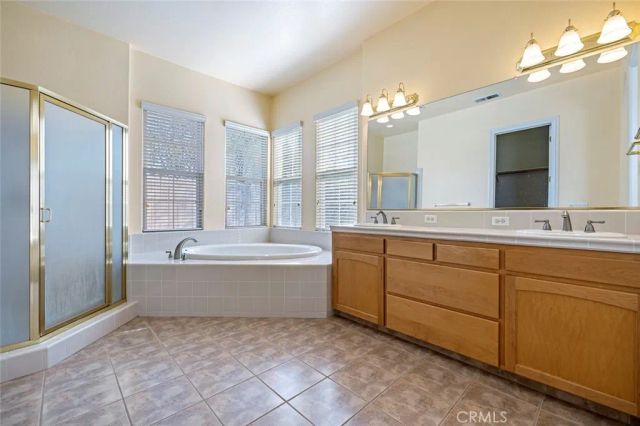 9680 N Willey Court, Fresno, CA 93720