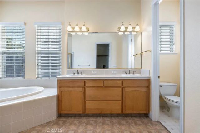 9680 N Willey Court, Fresno, CA 93720