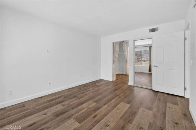 5520 Owensmouth Avenue 103, Woodland Hills, CA 91367