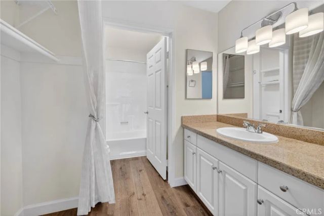 5520 Owensmouth Avenue 103, Woodland Hills, CA 91367