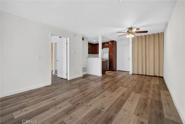 5520 Owensmouth Avenue 103, Woodland Hills, CA 91367