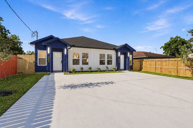 4606 Mallow Street B, Houston, TX 77051