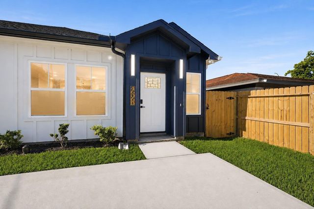 4606 Mallow Street B, Houston, TX 77051