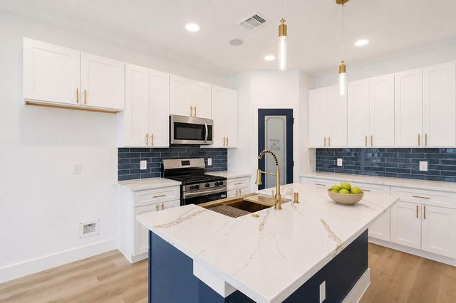 4606 Mallow Street B, Houston, TX 77051