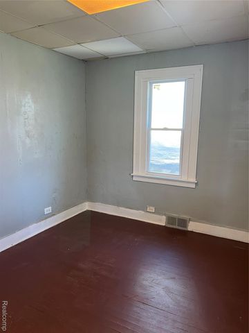 936 Stocker Avenue, Flint, MI 48503