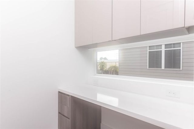 5868 E Post Oak Lane, Houston, TX 77055