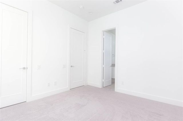 5868 E Post Oak Lane, Houston, TX 77055