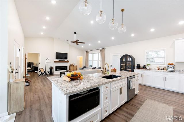 233 Sunny Drive, Rolla, MO 65401