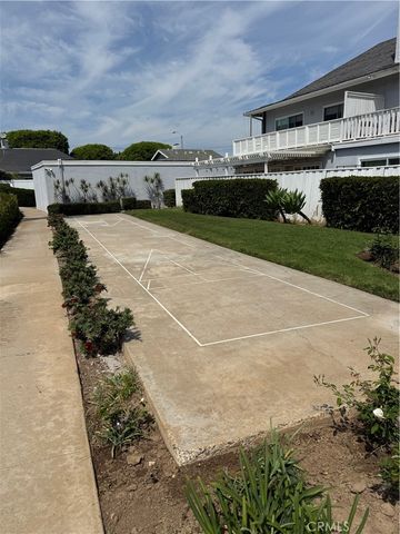 2522 University, Newport Beach, CA 92660