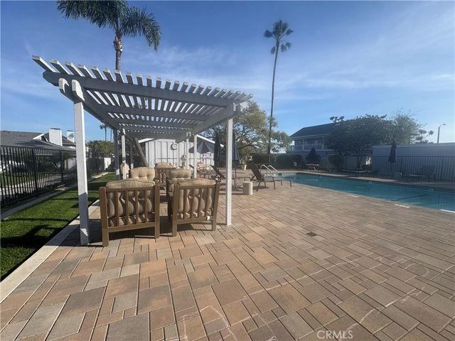2522 University, Newport Beach, CA 92660