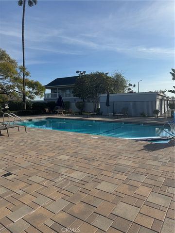 2522 University, Newport Beach, CA 92660