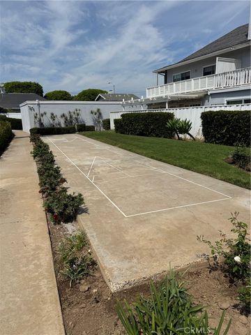 2522 University, Newport Beach, CA 92660