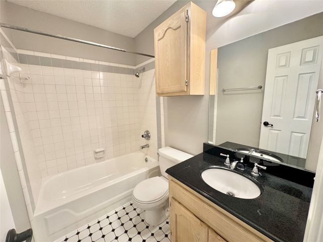 9216 E 97th Place, Tulsa, OK 74133