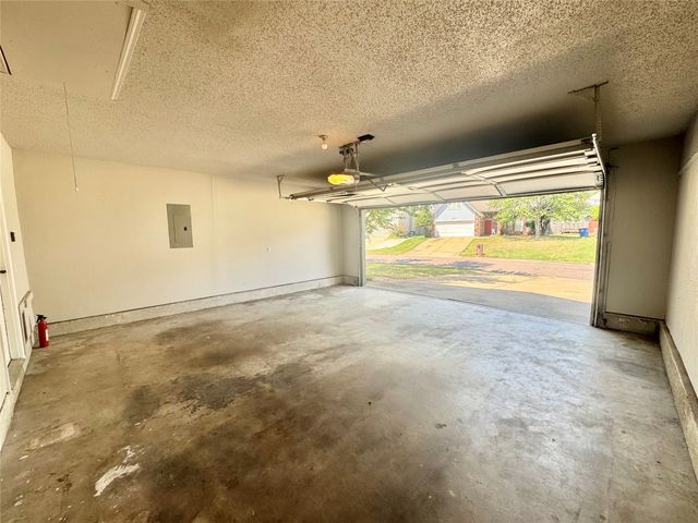 9216 E 97th Place, Tulsa, OK 74133