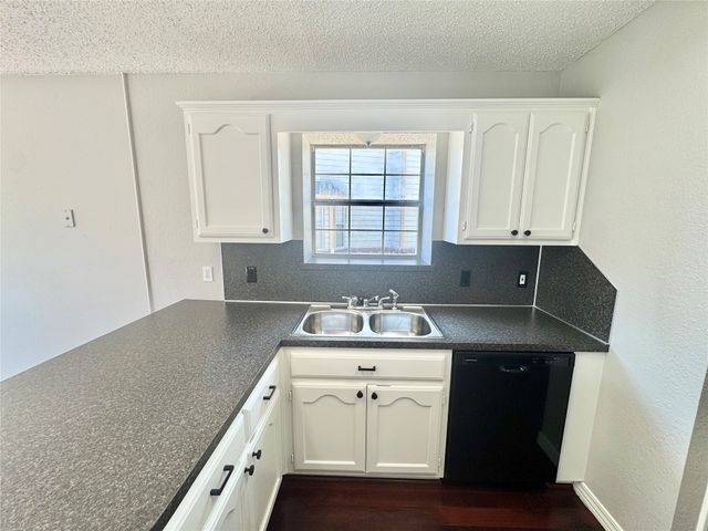 9216 E 97th Place, Tulsa, OK 74133