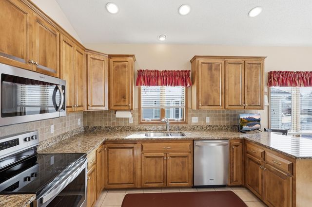 18070 39th Place N, Plymouth, MN 55446