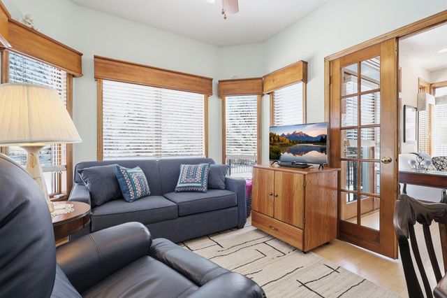 18070 39th Place N, Plymouth, MN 55446