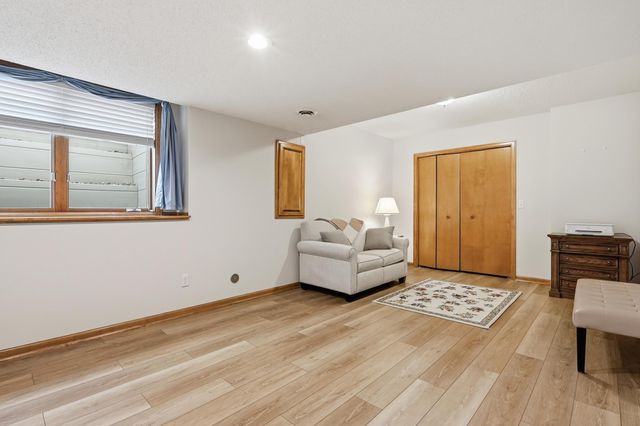 18070 39th Place N, Plymouth, MN 55446