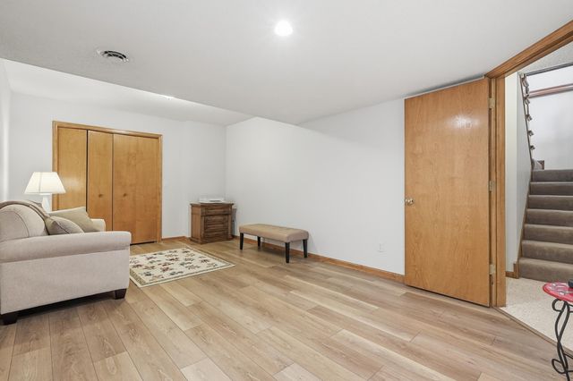 18070 39th Place N, Plymouth, MN 55446