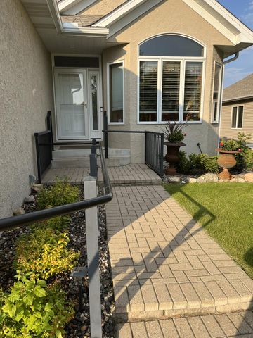 18070 39th Place N, Plymouth, MN 55446