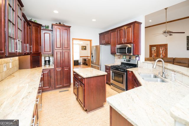 5191 Sr 18 Highway, West Point, GA 31833