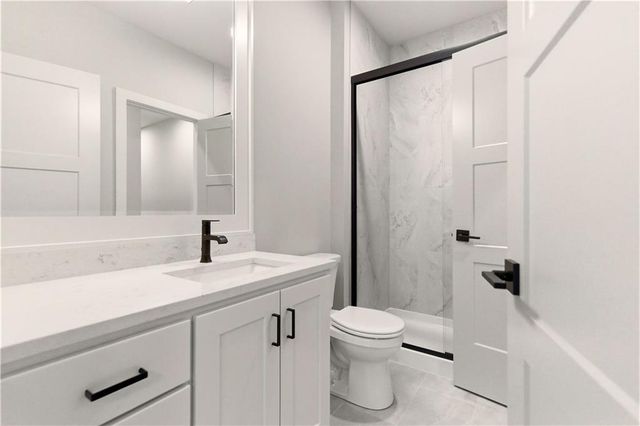 2531 NE Woodland Oak Circle, Lee's Summit, MO 64086