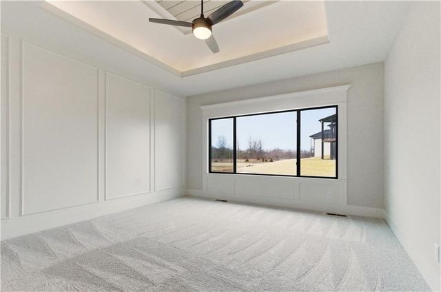 2531 NE Woodland Oak Circle, Lee's Summit, MO 64086