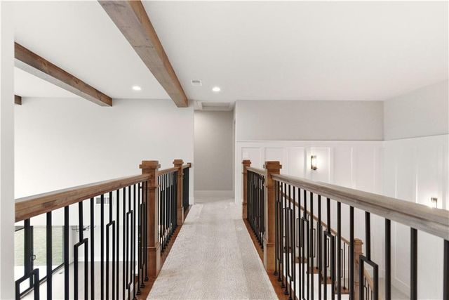 2531 NE Woodland Oak Circle, Lee's Summit, MO 64086