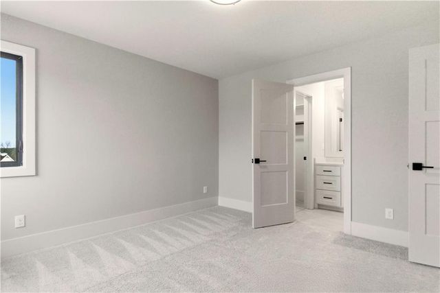 2531 NE Woodland Oak Circle, Lee's Summit, MO 64086