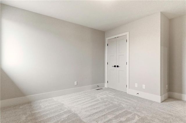 2531 NE Woodland Oak Circle, Lee's Summit, MO 64086