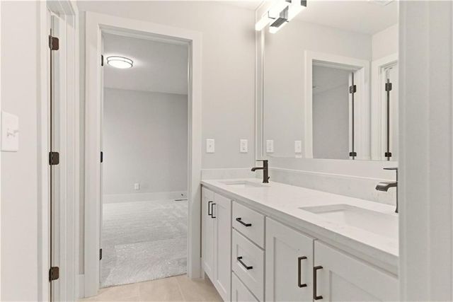 2531 NE Woodland Oak Circle, Lee's Summit, MO 64086