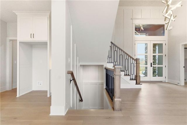 2531 NE Woodland Oak Circle, Lee's Summit, MO 64086
