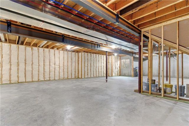 2531 NE Woodland Oak Circle, Lee's Summit, MO 64086