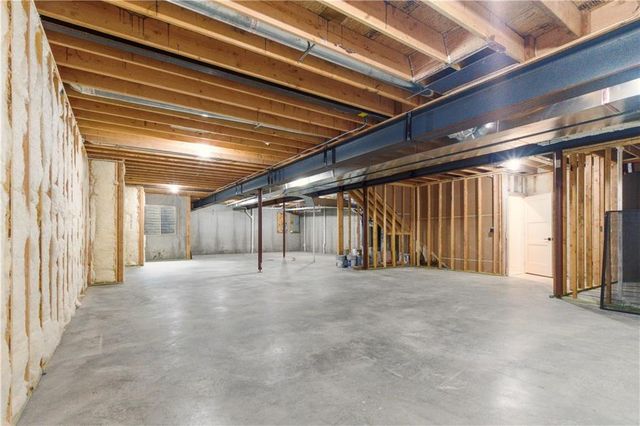 2531 NE Woodland Oak Circle, Lee's Summit, MO 64086