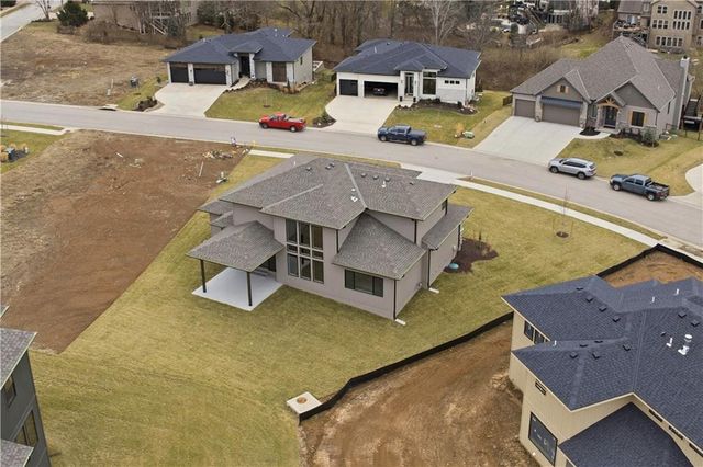 2531 NE Woodland Oak Circle, Lee's Summit, MO 64086