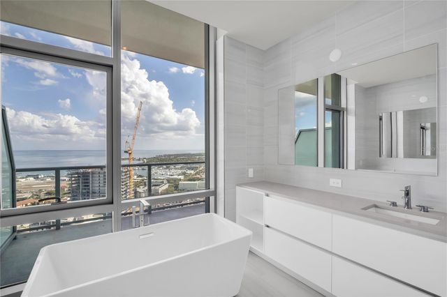 400 CENTRAL AVENUE 4002, St Petersburg, FL 33701