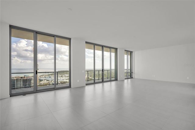 400 CENTRAL AVENUE 4002, St Petersburg, FL 33701