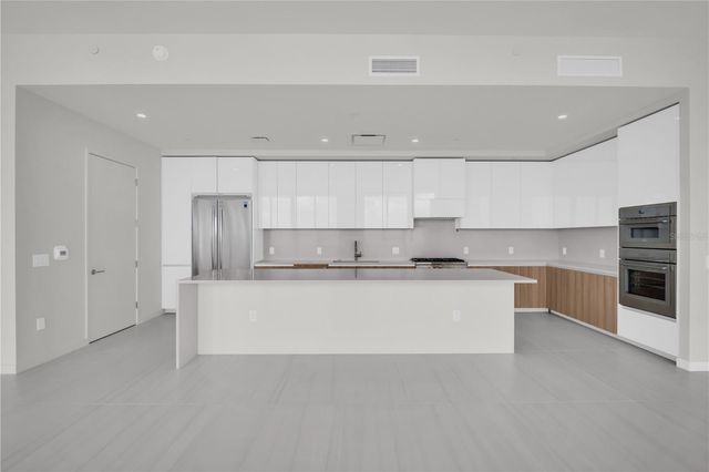 400 CENTRAL AVENUE 4002, St Petersburg, FL 33701